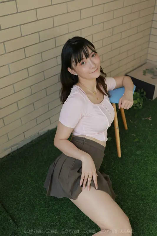 2021.10.10 丝享家943:秋秋《阳台上的美女》 - IESS