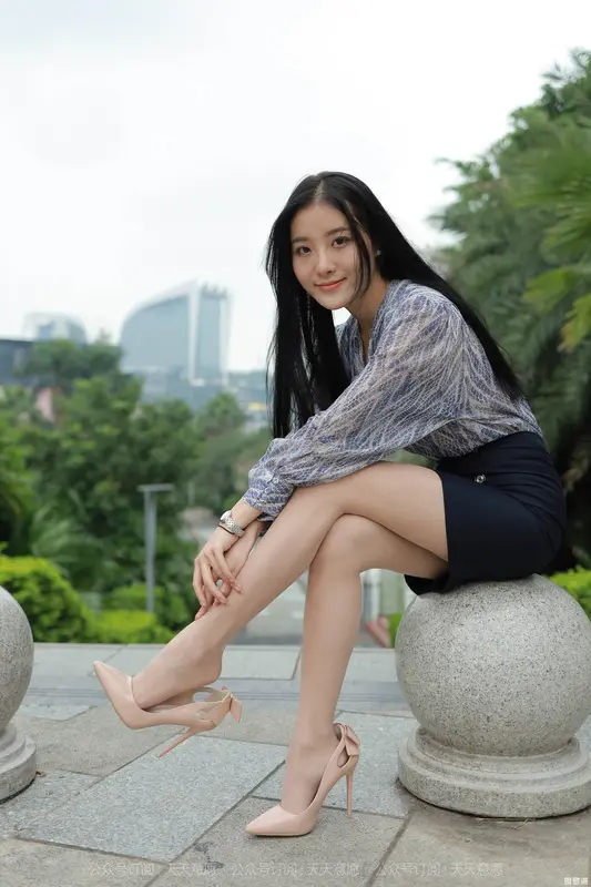 2021.10.25 丝享家957:婉苹《公园偶遇美女》 - IESS